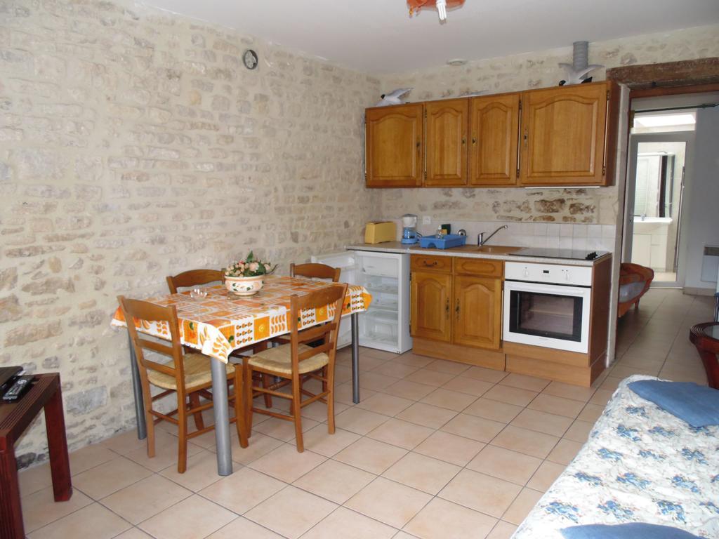 Maison En Pierre Apartman Port-en-Bessin-Huppain Szoba fotó