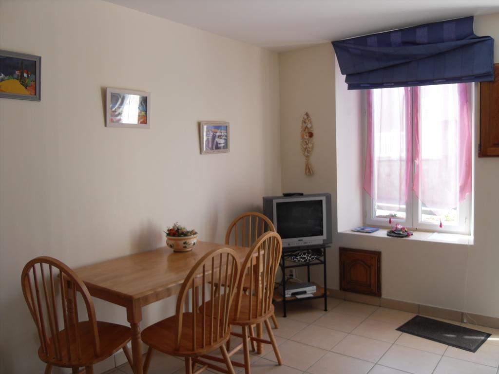 Maison En Pierre Apartman Port-en-Bessin-Huppain Szoba fotó